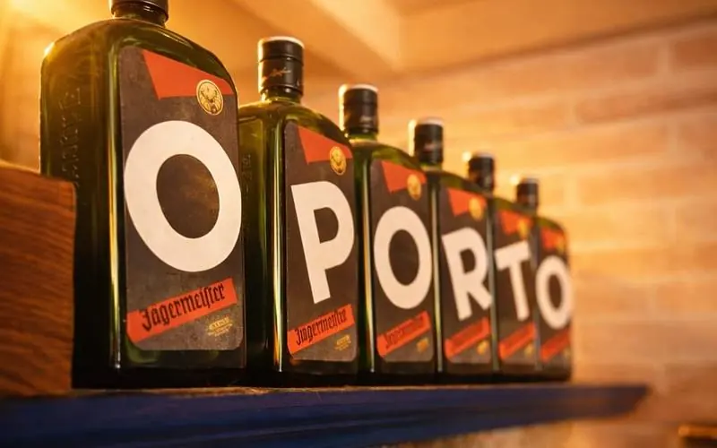 Interior Oporto Tavern